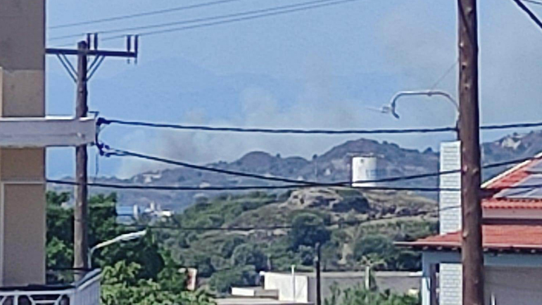 Επικίνδυνη φωτιά στην Κρεμαστή Ρόδου – Απειλούνται κατοικίες